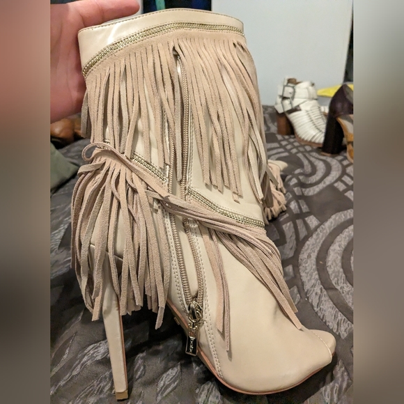 Bebe fringe boots size 7 - Picture 2 of 6